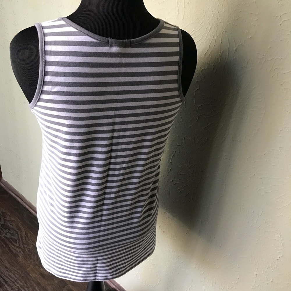 Grey & White Top - Picture 3 of 4